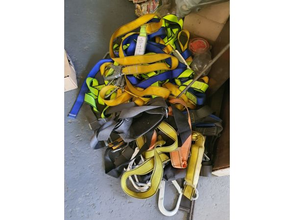 ~/upload/Lots/141743/AdditionalPhotos/2jwrit2mfv752/Safety Harness New_t600x450.jpg